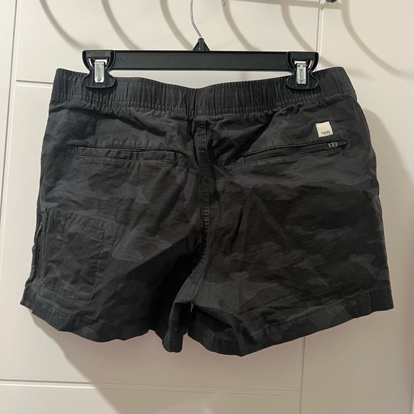 Vuori shorts - Picture 2 of 3